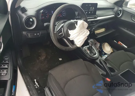 2019 Kia Forte Lxs z USA, uszkodzony, nr VIN 3KPF24AD2KE119501